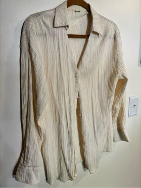 Lightweight Textured Button-Down Shirt in Cream